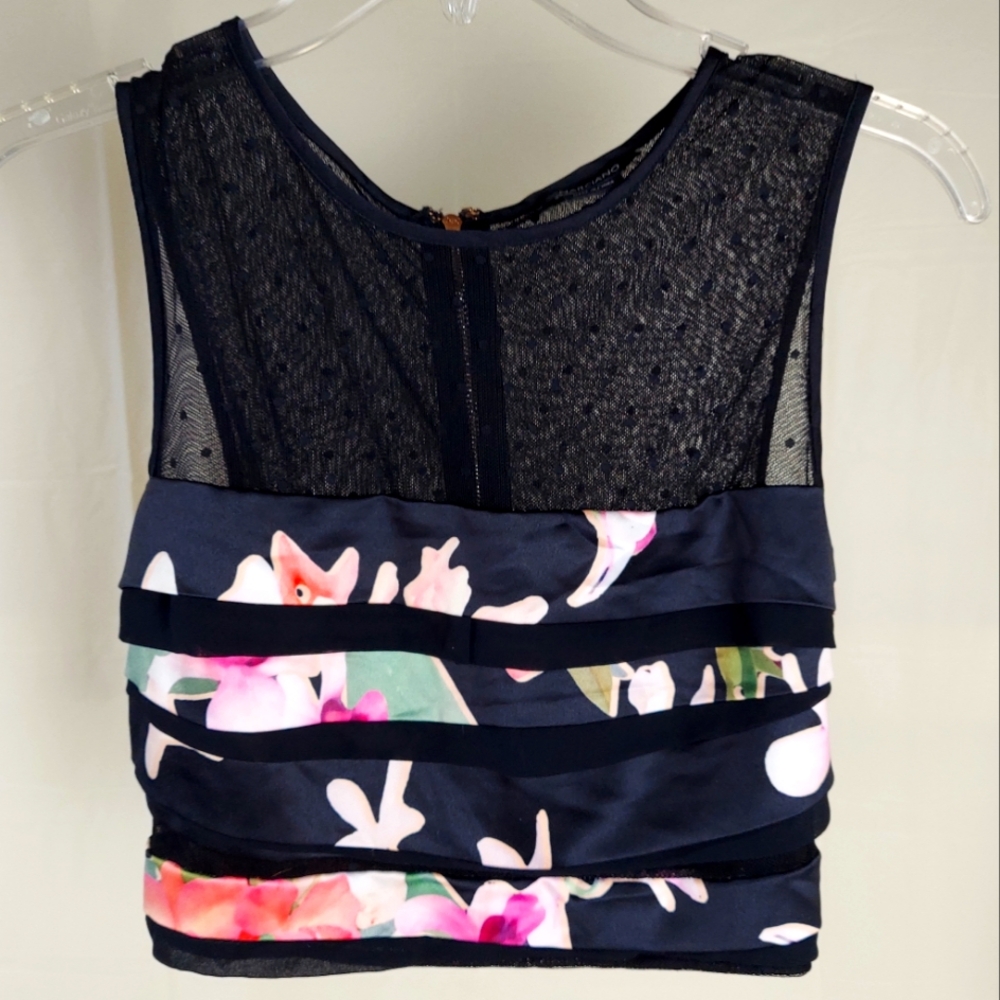 XS Crop Top Sleeveless By Marciano